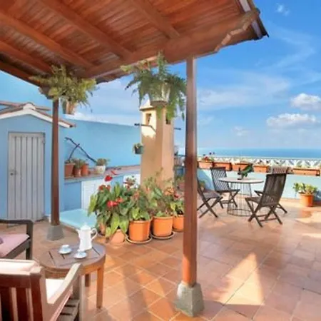 Semesterbostad Stunning 3-bed House