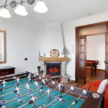 Semesterbostad Stunning 3-bed House
