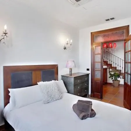 Semesterbostad Stunning 3-bed House *