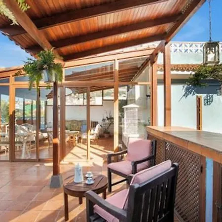 Stunning 3-bed House Semesterbostad