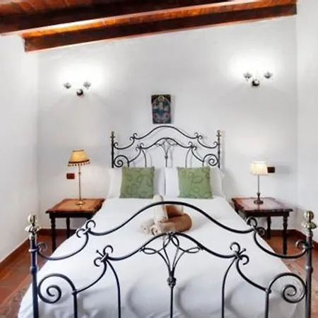 Stunning 3-bed House Semesterbostad