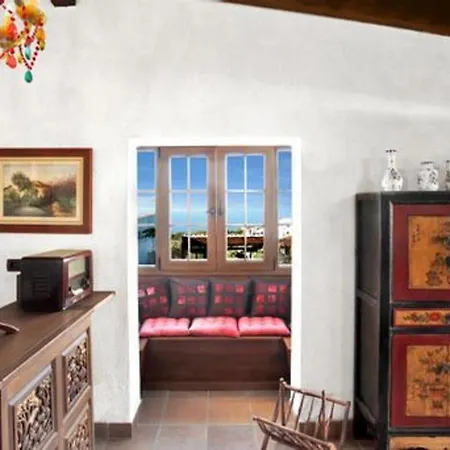 Semesterbostad Stunning 3-bed House *